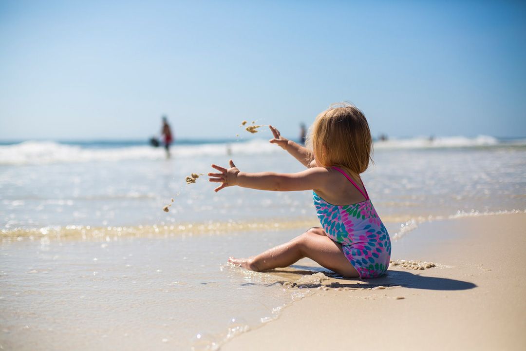 Vestir el bebé para los meses de primavera y verano